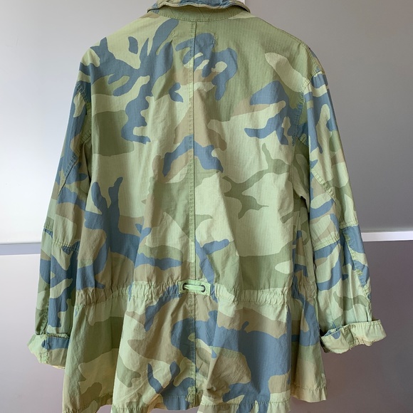 FREE PEOPLE Lightweight Camo Jacket In light green, Sz. M - Picture 6 of 10